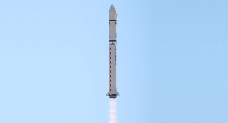 中国在太原卫星发射中心成功发射一箭五星